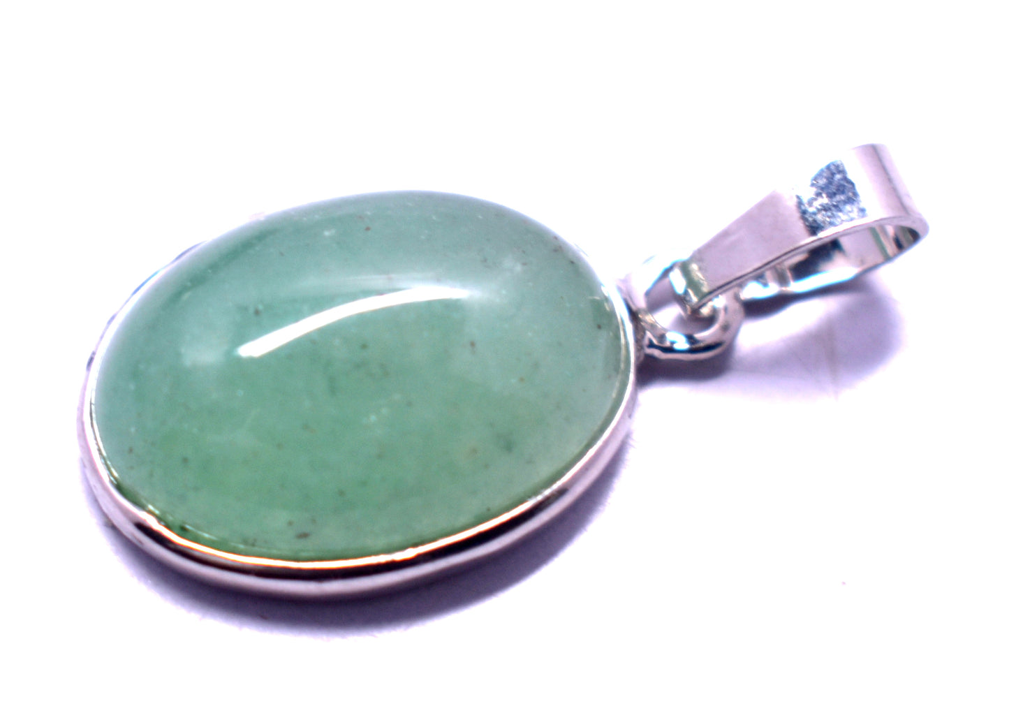 Beautiful Green Aventurine Oval Shape Locket, {Weight - 3.30 Gram}