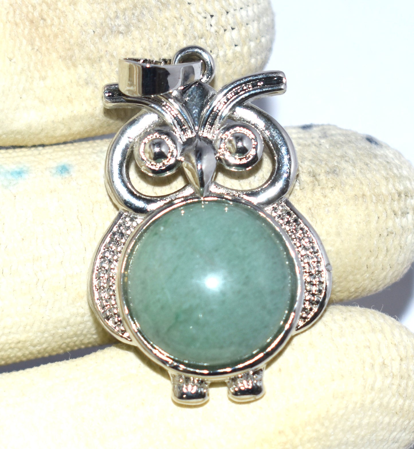 Green Aventurine Owl Shape Locket, {Weight - 8.60 Gram}