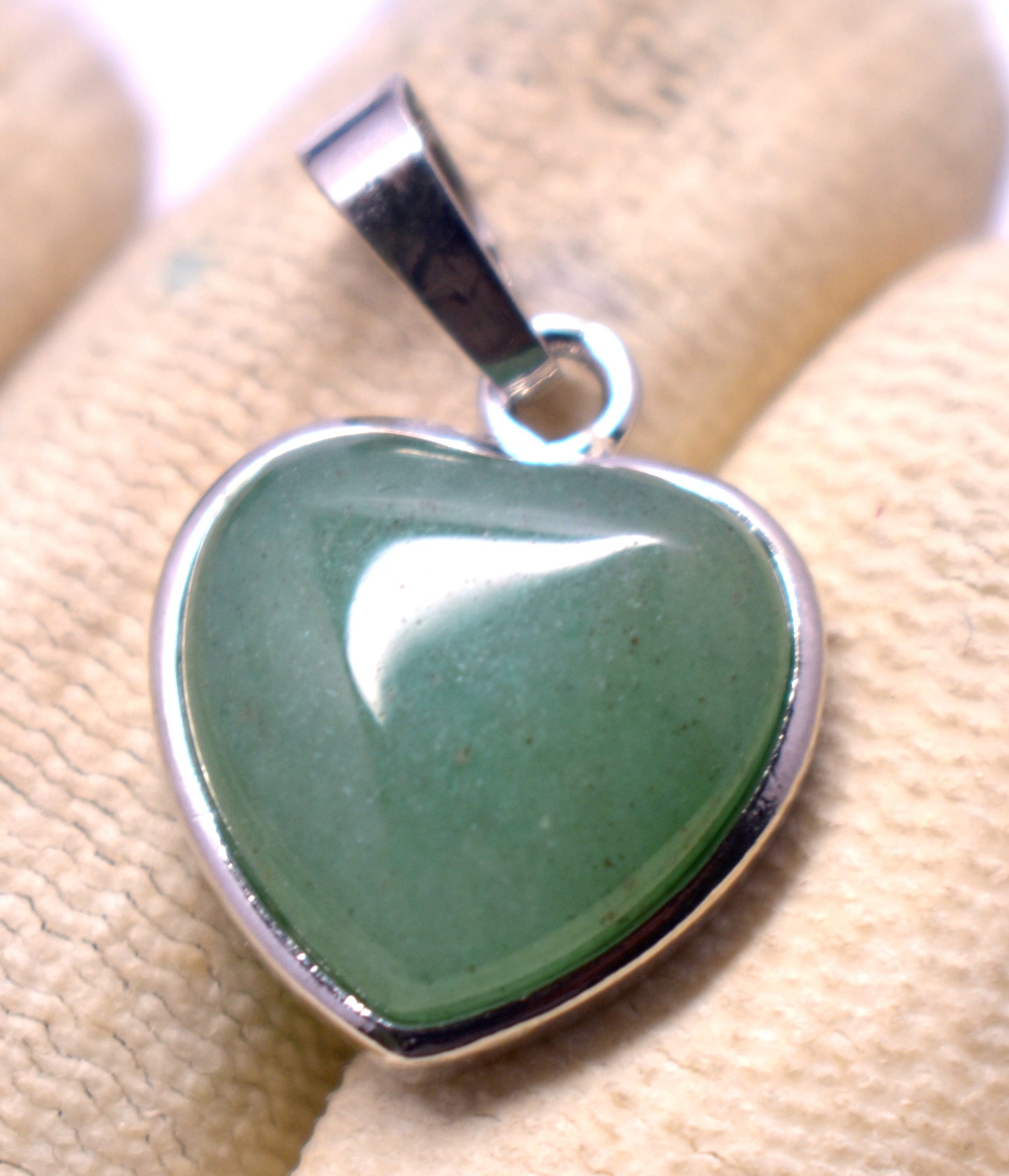 Green Aventurine Heart Shape Locket, {Weight - 3.40 Gram}