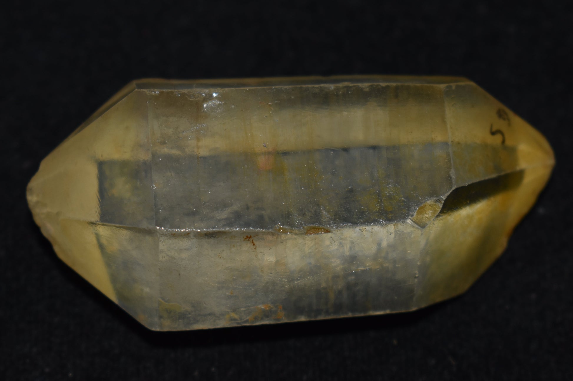  Double Terminated Crystal Point – Ideal for Deep Spiritual Healing and Energy Balance #DoubleTerminatedCrystal #SpiritualHealing #EnergyBalance #CrystalHealing #NaturalGemstone